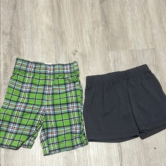 4/$20 Carters Plaid Green and Solid Gray Kids Shorts Set 3T - Picture 1 of 1